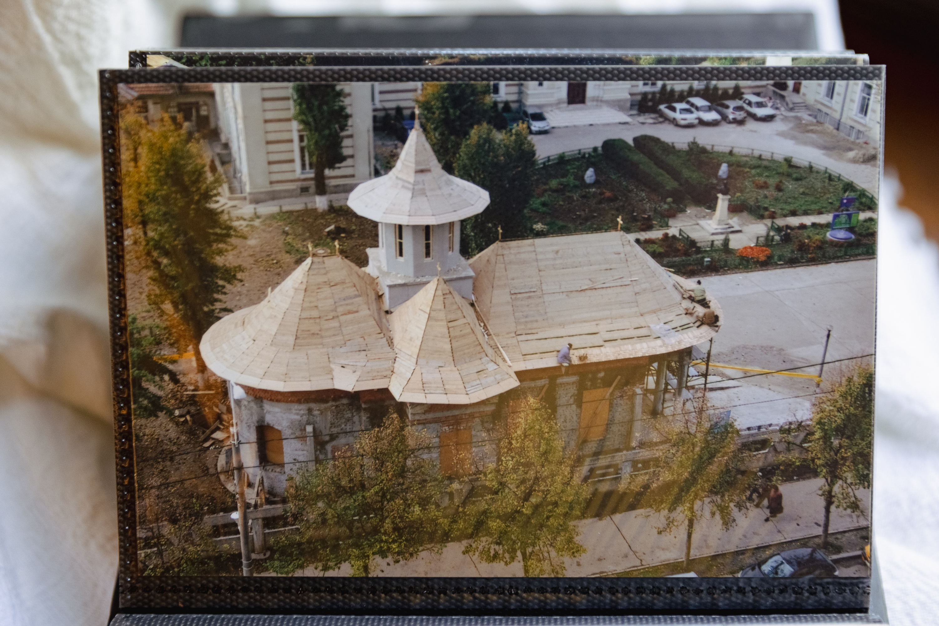 Din biroul de presă al BOR, un preot a fost angajat fără concurs, „la solicitare personală”, la Spitalul „Obregia”. Managerul Țîbîrnă: „Arhiepiscopia face numirile” | EXCLUSIV