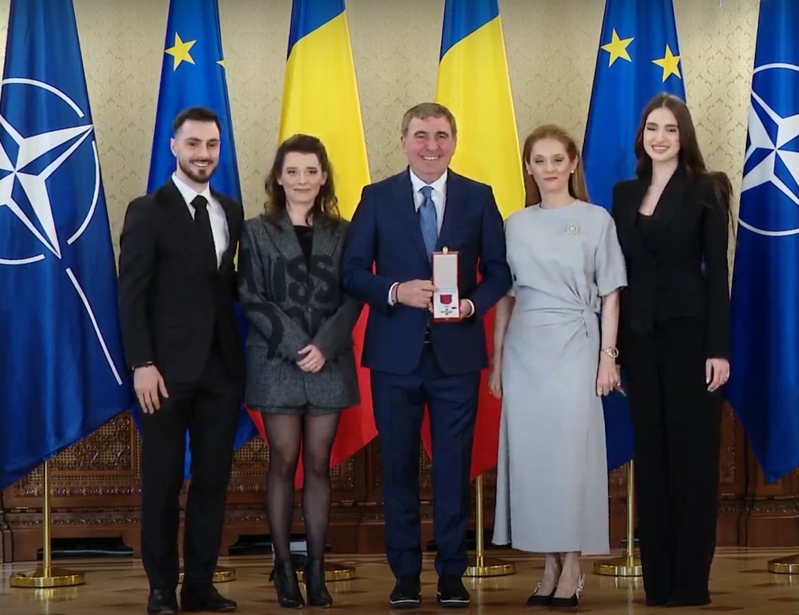 Kira Hagi și logodnicul ei, imagini rare alături de familie. Și-au făcut apariția la Palatul Cotroceni, unde Gică Hagi a fost decorat