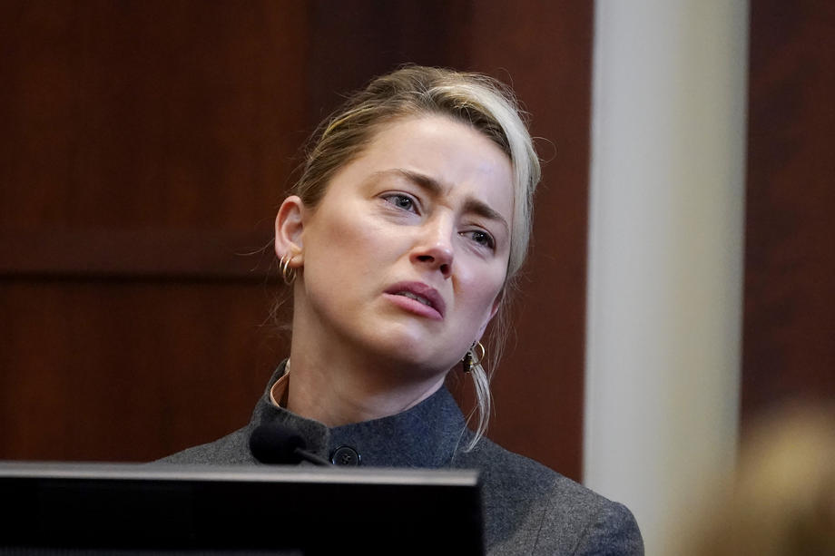 Amber Heard îl acuză pe Johnny Depp că a lovit-o în luna de miere. „Am crezut că totul se va sfârși foarte rău”