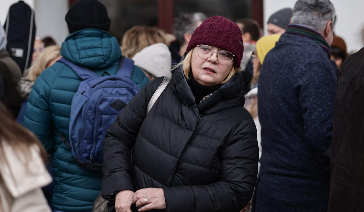 Actorii au protestat pe treptele de la TNB după ce ministrul le-a cerut să spună ce fac în cele 8 ore de program: „Muncim cel puțin 12 ore pe zi”