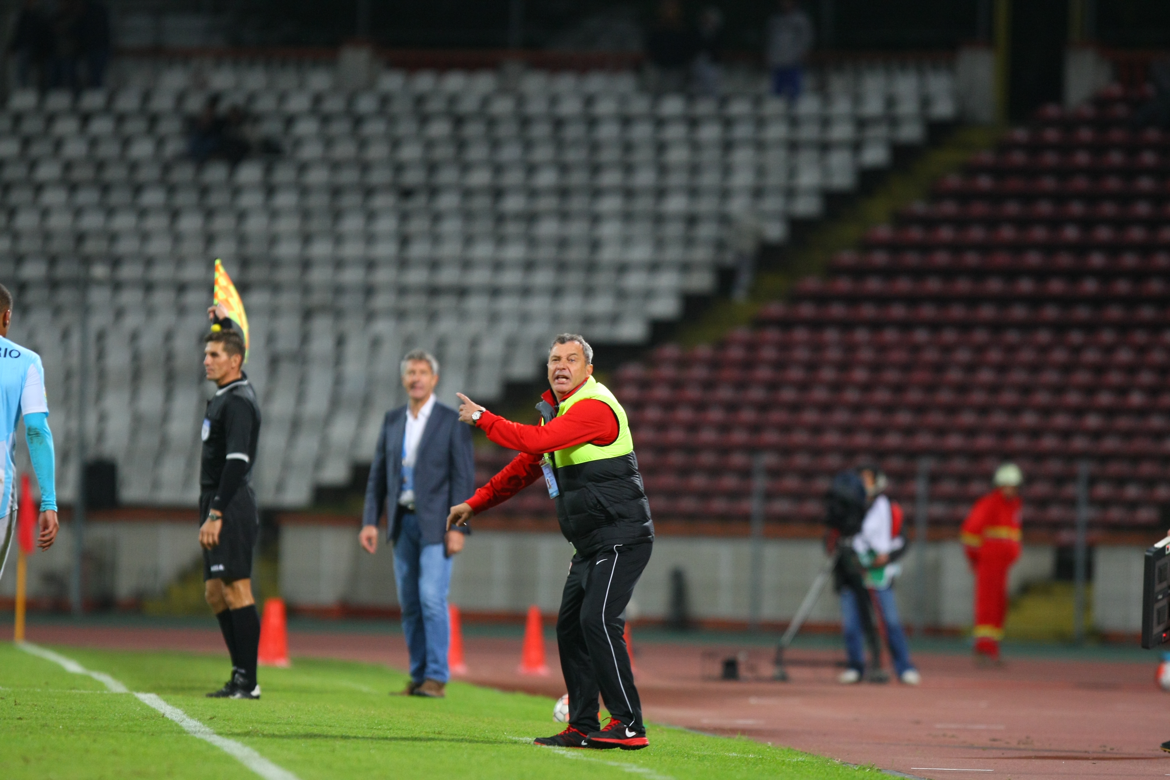 LIGA I LA FOTBAL, etapa a 14-a / Scandal după meciul Dinamo - ASA Tîrgu Mureș 2-1. ^Ardelenii protestează oficial printr-un comunicat în care reclamă un ”fault evident și lipsă de fair-play”! GALERIE FOTO