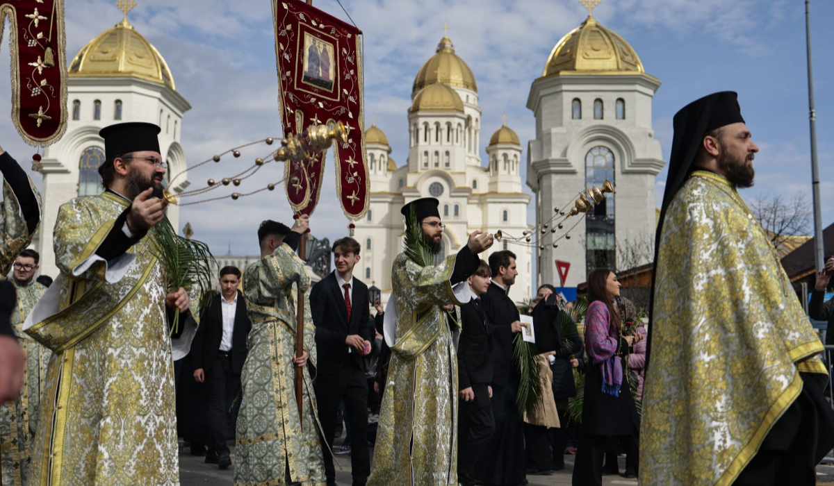 Cum a arătat Pelerinajul de Florii din București în 2026: câteva mii de oameni s-au deplasat pe traseu până la Catedrala Patriarhală