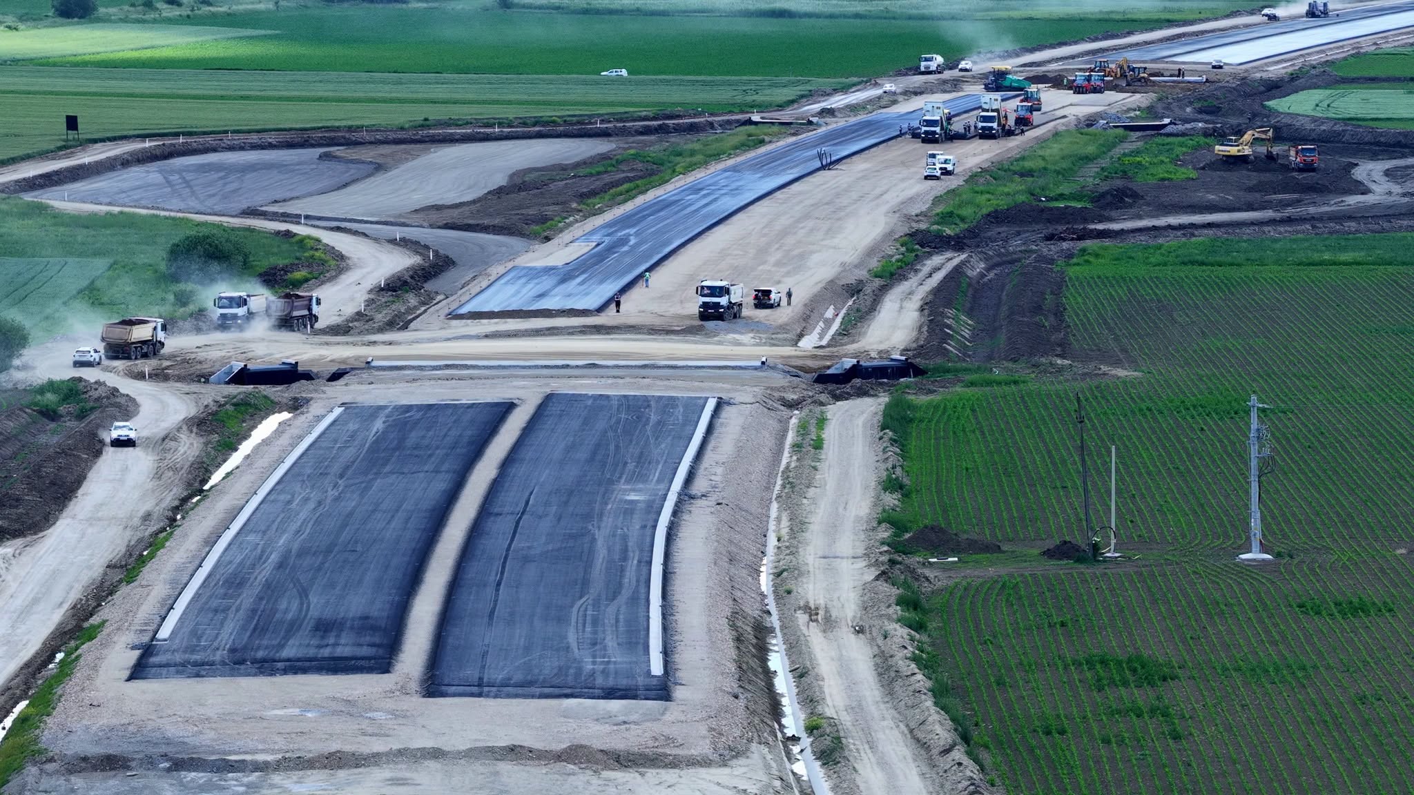 De când vom circula pe primii kilometri ai Autostrăzii Unirii A8: Lotul Târgu Mureș - Miercurea Nirajului a ajuns la 50%