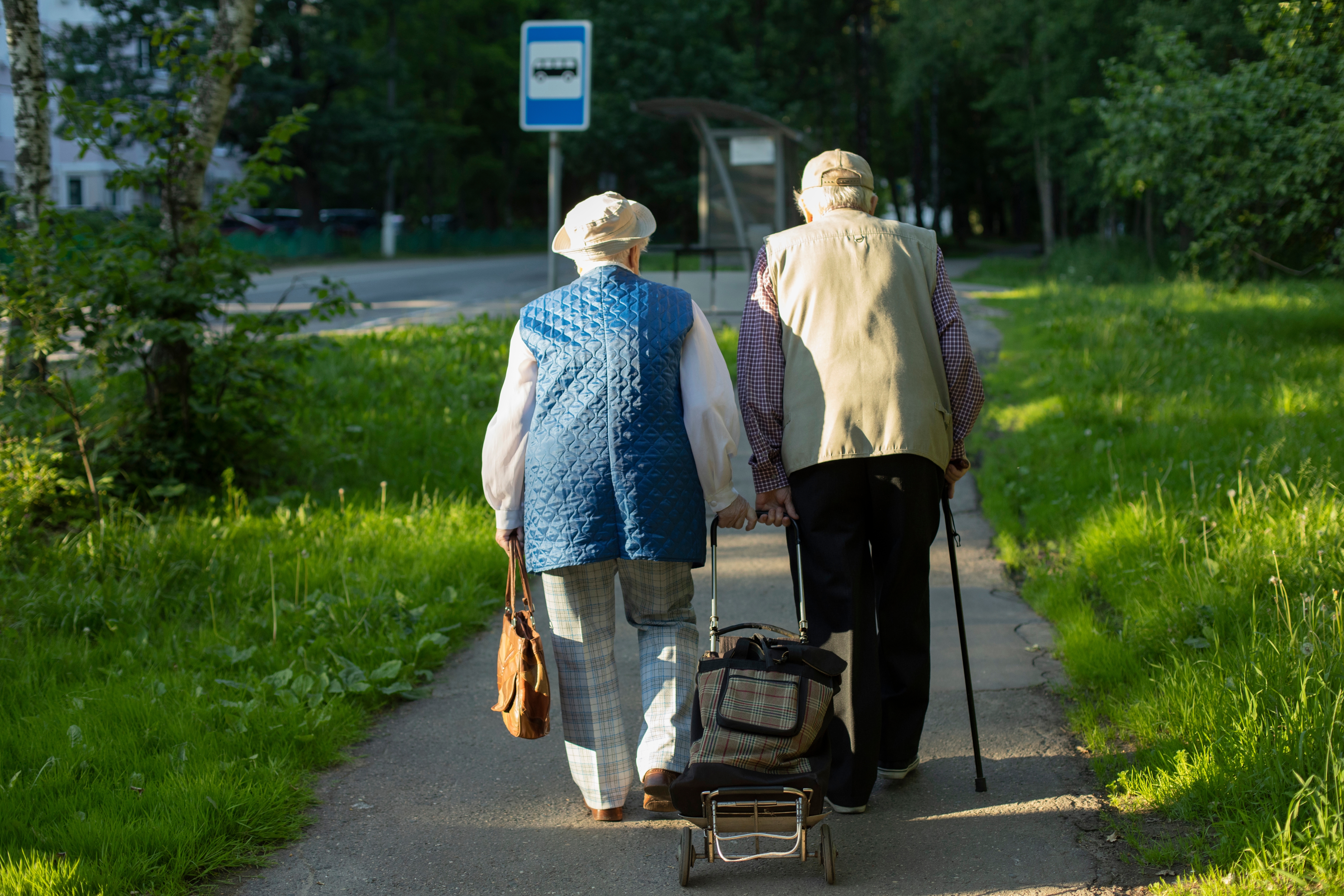 A magyar időseknek banyatank, a külföldieknek golftáska 
dukál: egy brit felmérés szerint Budapest a nyugdíjasok Paradicsoma