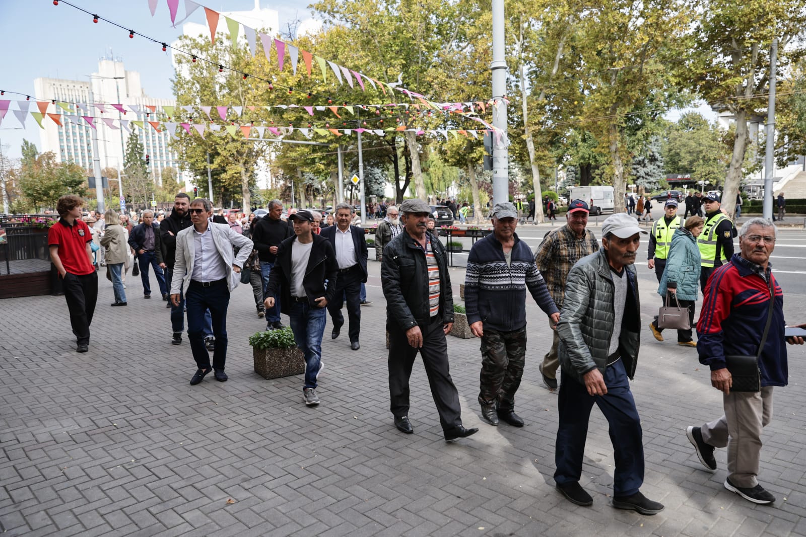 Protest la Chișinău după alegerile parlamentare din Republica Moldova. A durat doar 30 de minute și a avut câteva sute de participanți