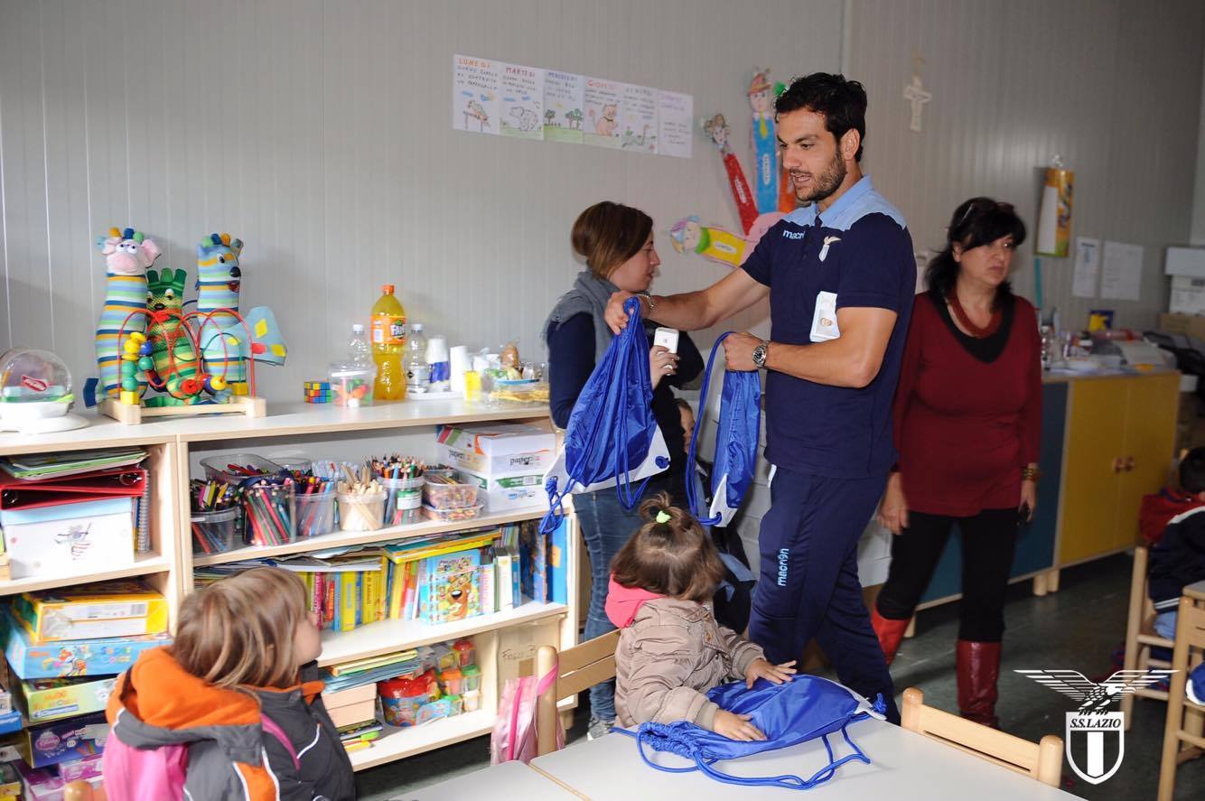 Ștefan Radu și colegii de la Lazio au mers să vadă dezastrul de la Amatrice. Patronul Lotito a copilărit acolo | GALERIE FOTO