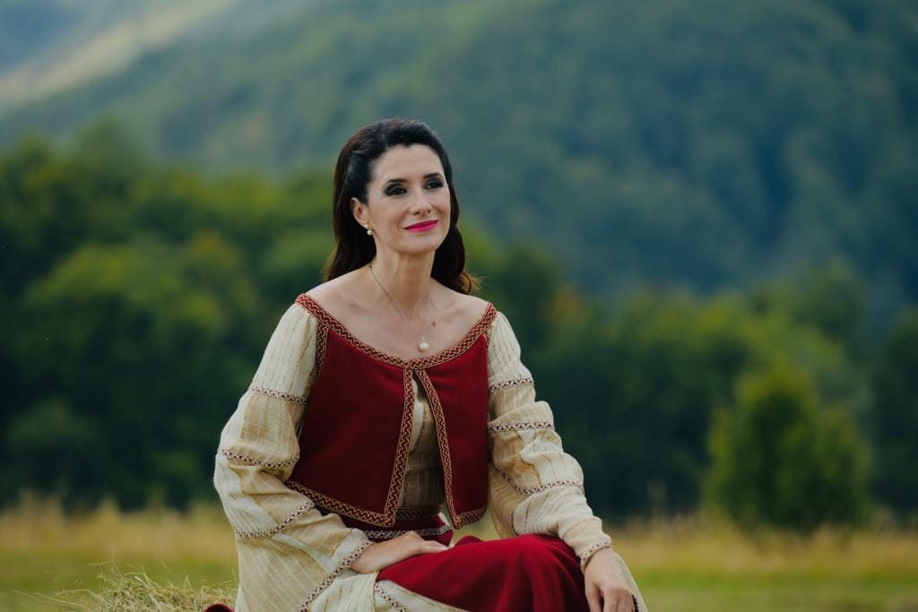 Iuliana Tudor prezintă două programe de Crăciun, la TVR 1, după ce a rămas fără emisiunea „Vedeta populară”: „Vă oferim un spectacol deosebit”