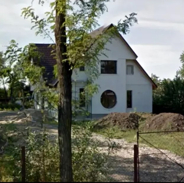 Apartamentul de 52 mp în care stă cu chirie George Simion este, de fapt, de patru ori mai mare: „Nu plătește nimic. A fost o binefacere”. Cum arată locuința
