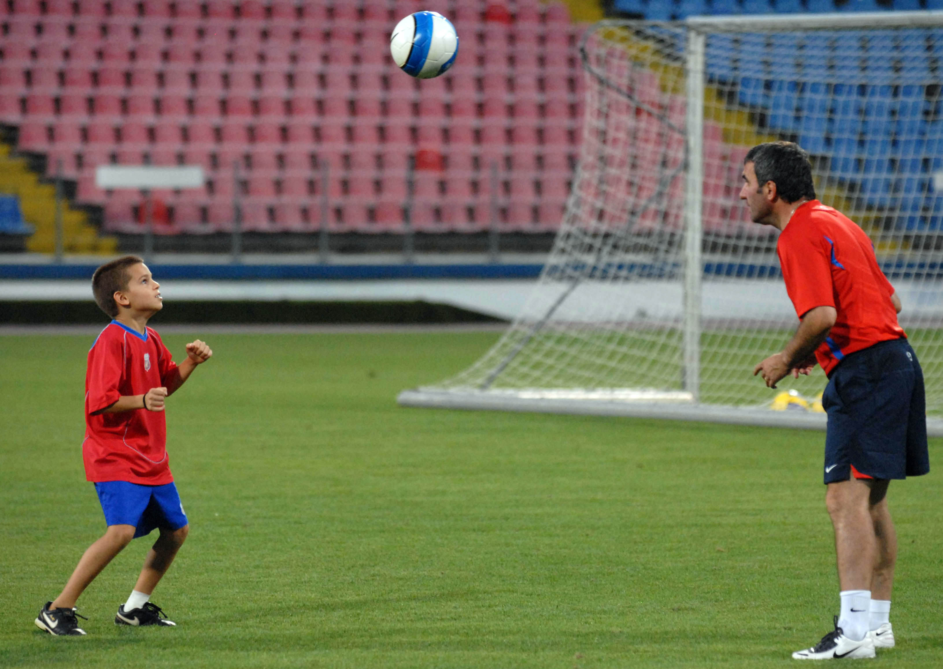 România U 17 - Cehia U 17, 1-2 la turneul din Andorra. Ianis Hagi, pasă de gol, a fost tăvălit bine
