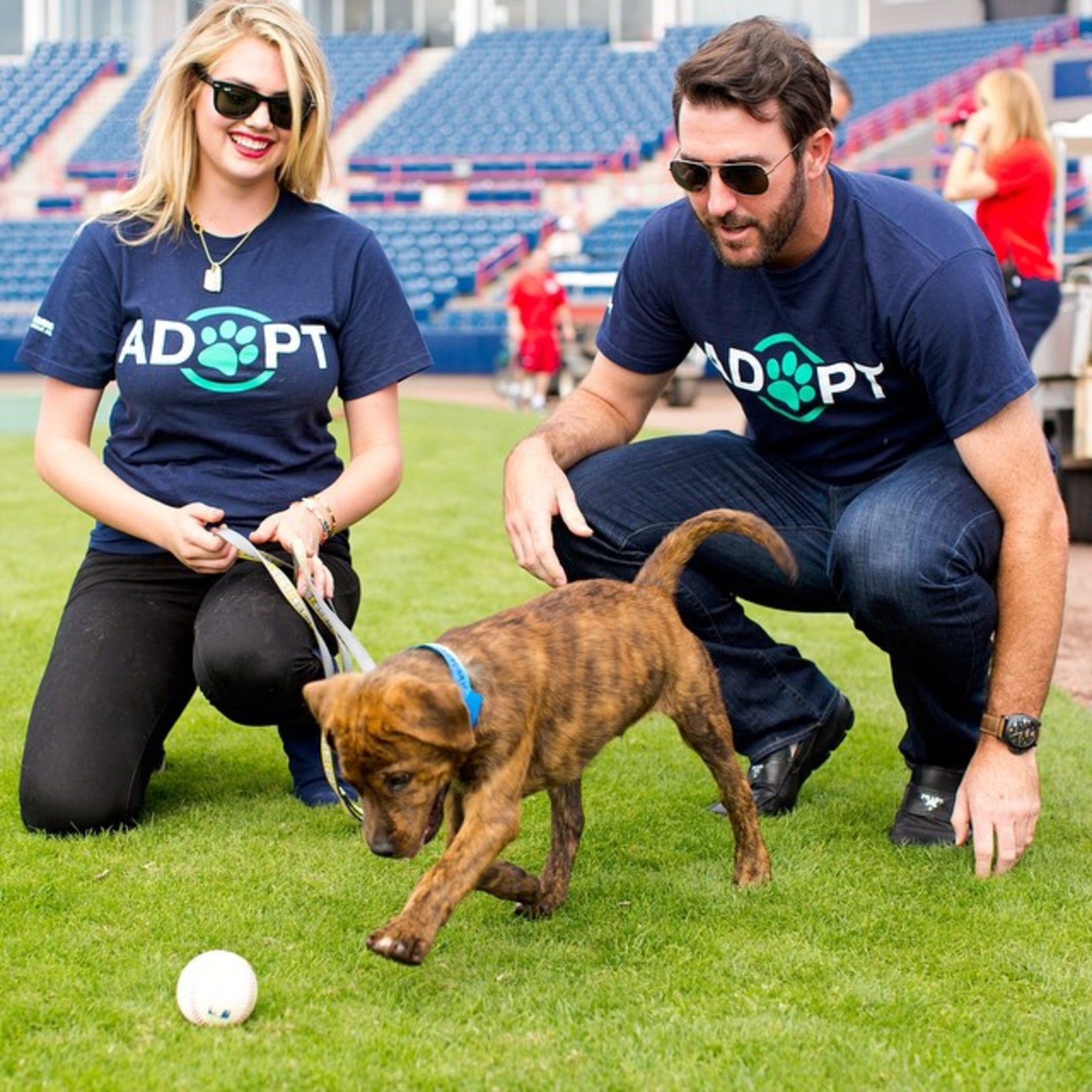 Kate Upton, iubita jucătorului de baseball Justin Varlander, ne arată cum vopsește ouăle de Paște / GALERIE FOTO&VIDEO