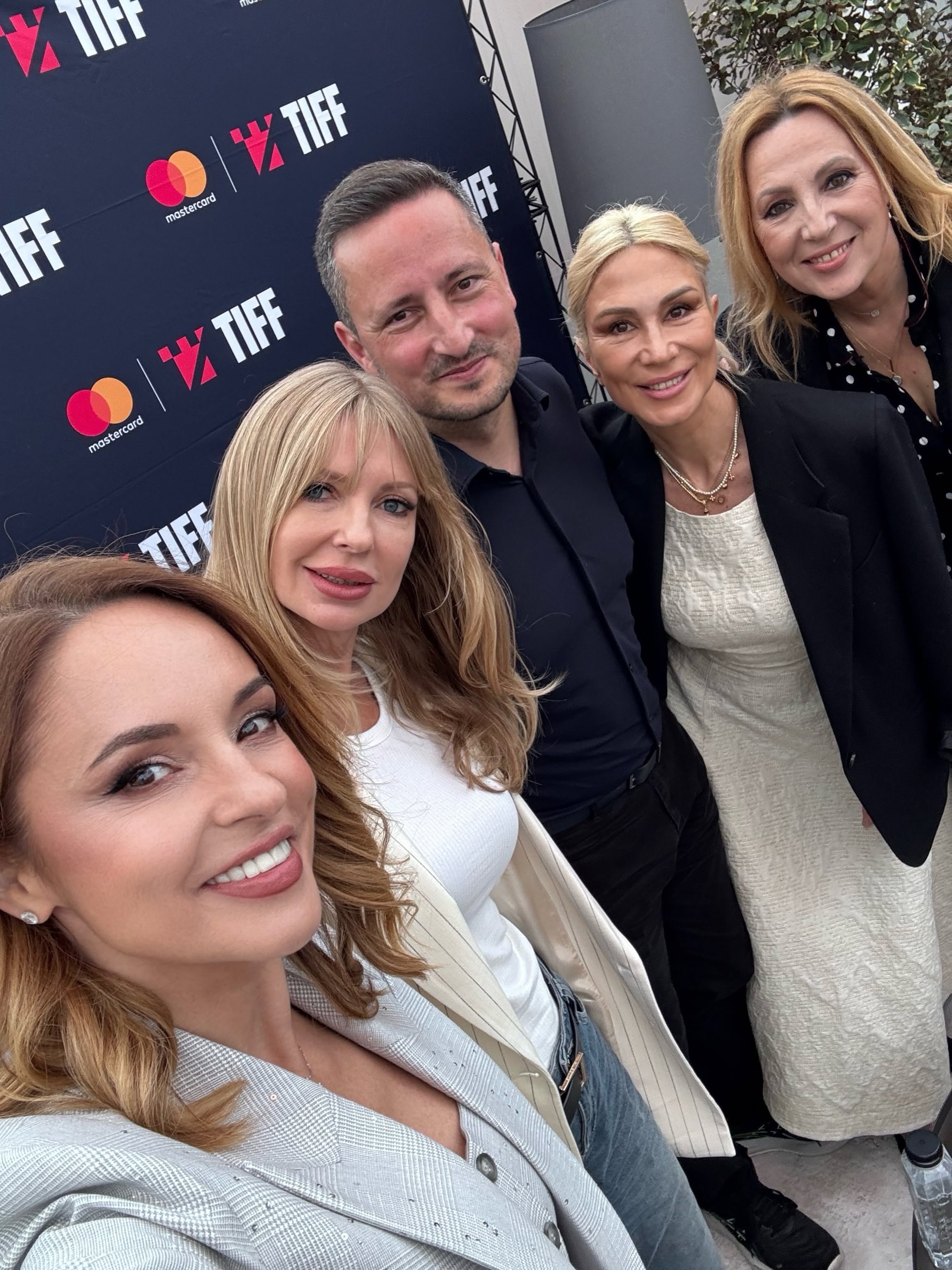 Cum a apărut fiica Andreei Marin la TIFF 2026. Violeta Bănică s-a întors din America și și-a însoțit mama la evenimentul din Cluj