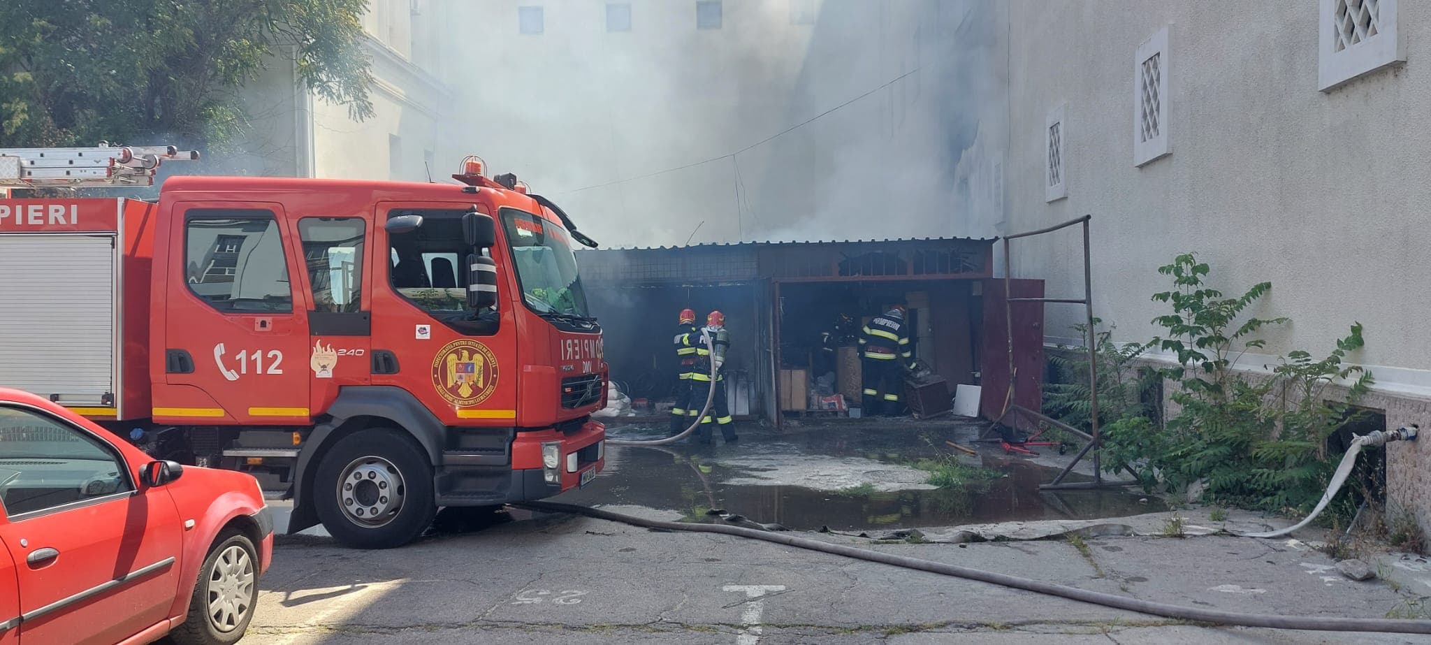 Incendiu la o anexă lipită de Opera Națională din București. Daunele materiale sunt nesemnificative