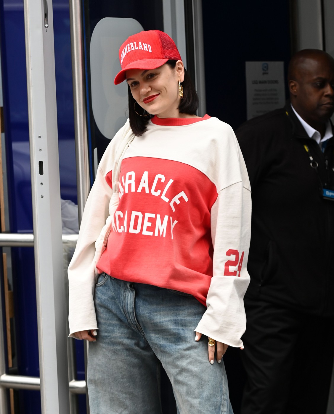Jessie J a fost operată de cancer la sân. Mesajul transmis de cântăreață de pe patul de spital: „Aștept rezultatele”