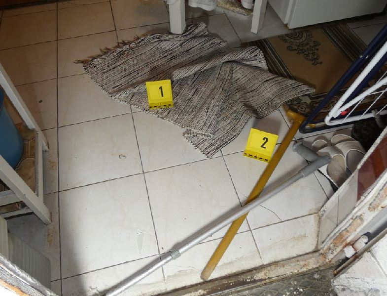 70 ezer forintért, mankóval törte rá az ajtót alkalmi munkaadójára Máté