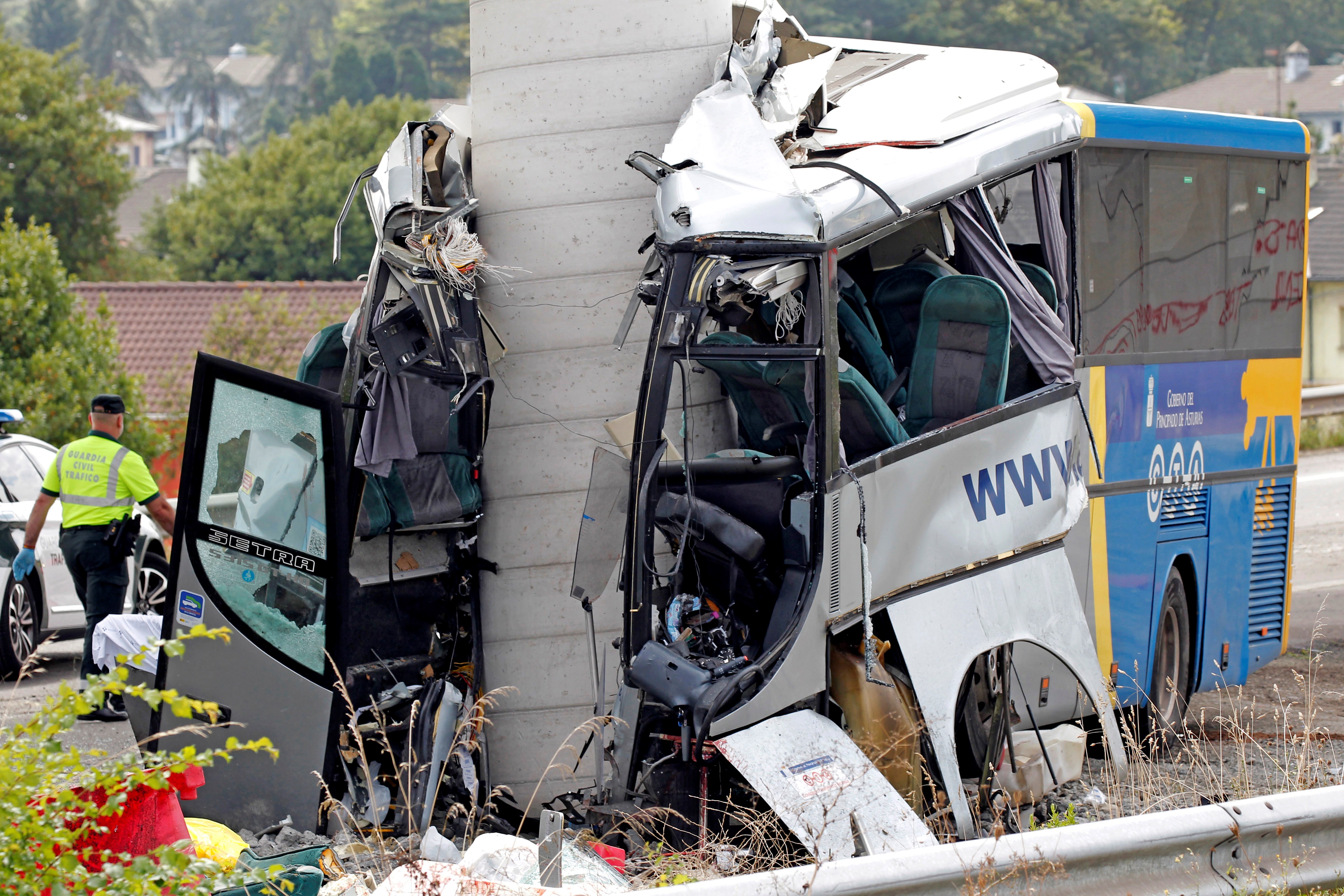 IMAGINI ȘOCANTE | Accident grav cu un autocar în Spania: Cinci persoane au murit și 16 sunt rănite. Precizări de la MAE