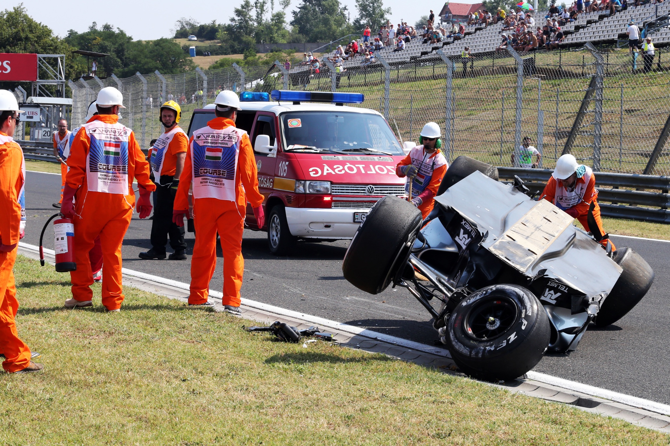 Accident spectaculos pe Hungaroring. Pilotul a scăpat ca prin minune | FOTO & VIDEO