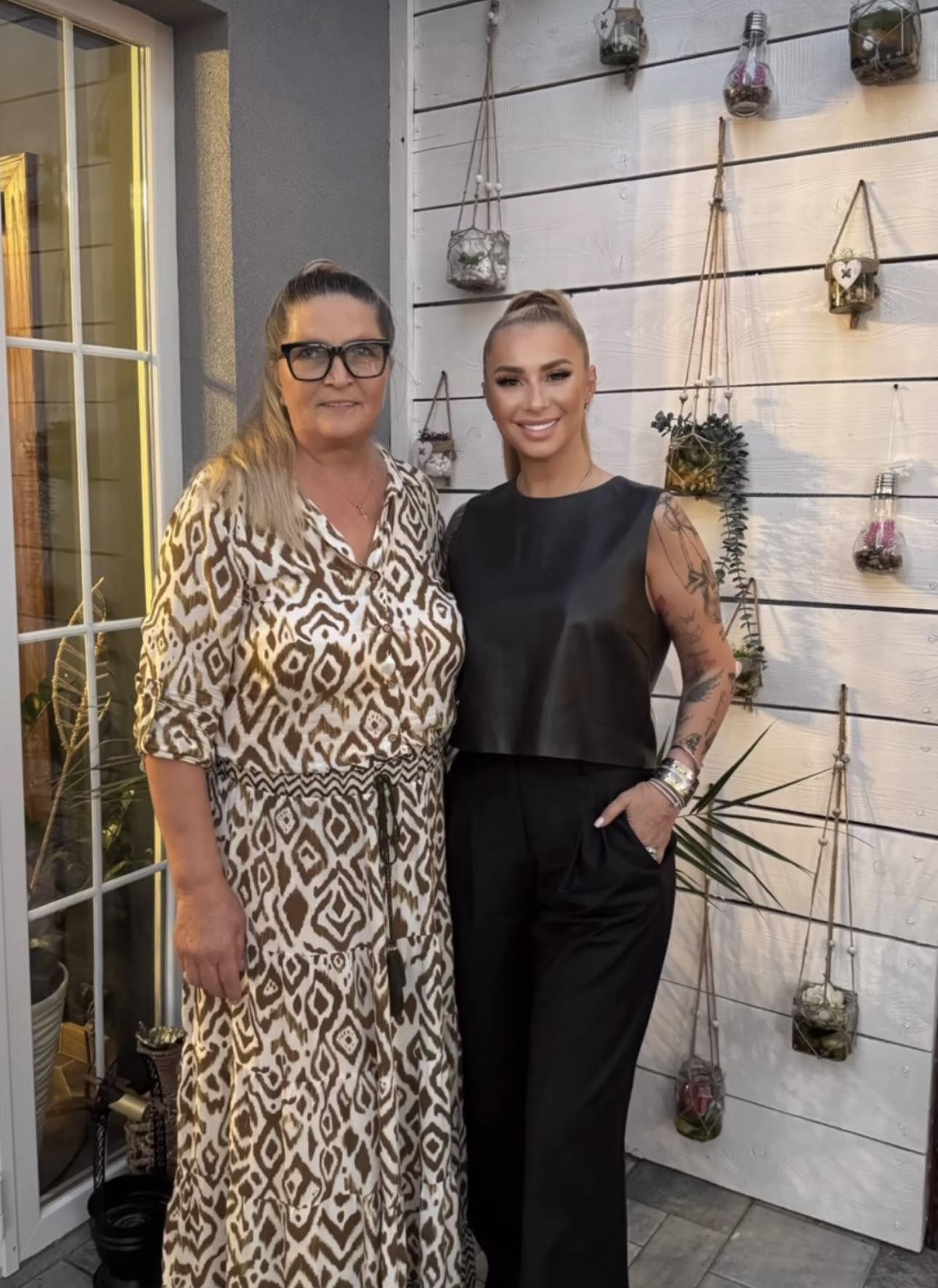 De ce Ronald Gavril a lipsit de la petrecerea mamei sale. Anamaria Prodan a fost prezentă: „Mama noastră a împlinit o superbă vârstă”