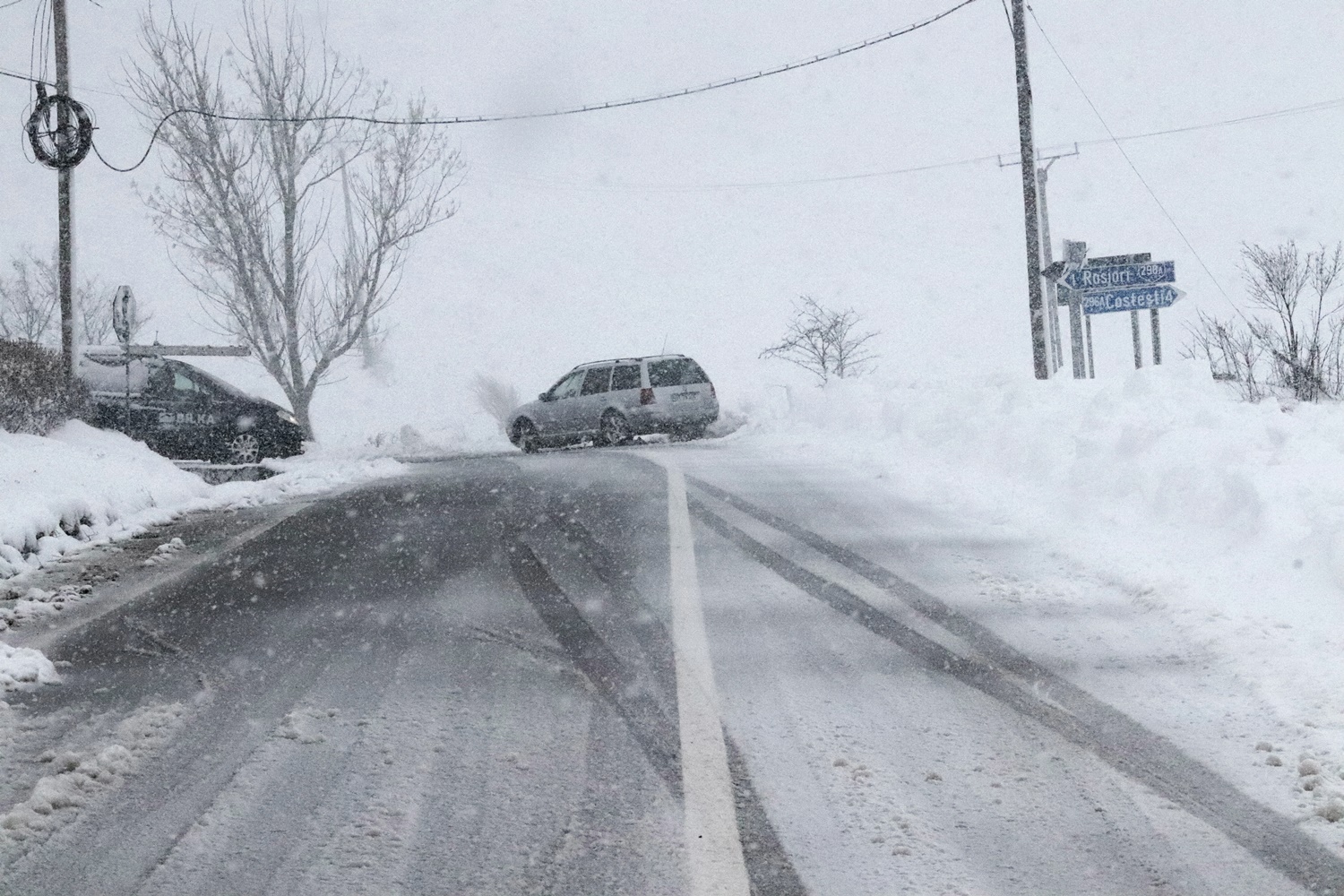 Toate drumurile din Botoșani și Iași, închise din cauza vremii nefavorabile. Măsura, în vigoare la ora 21.30