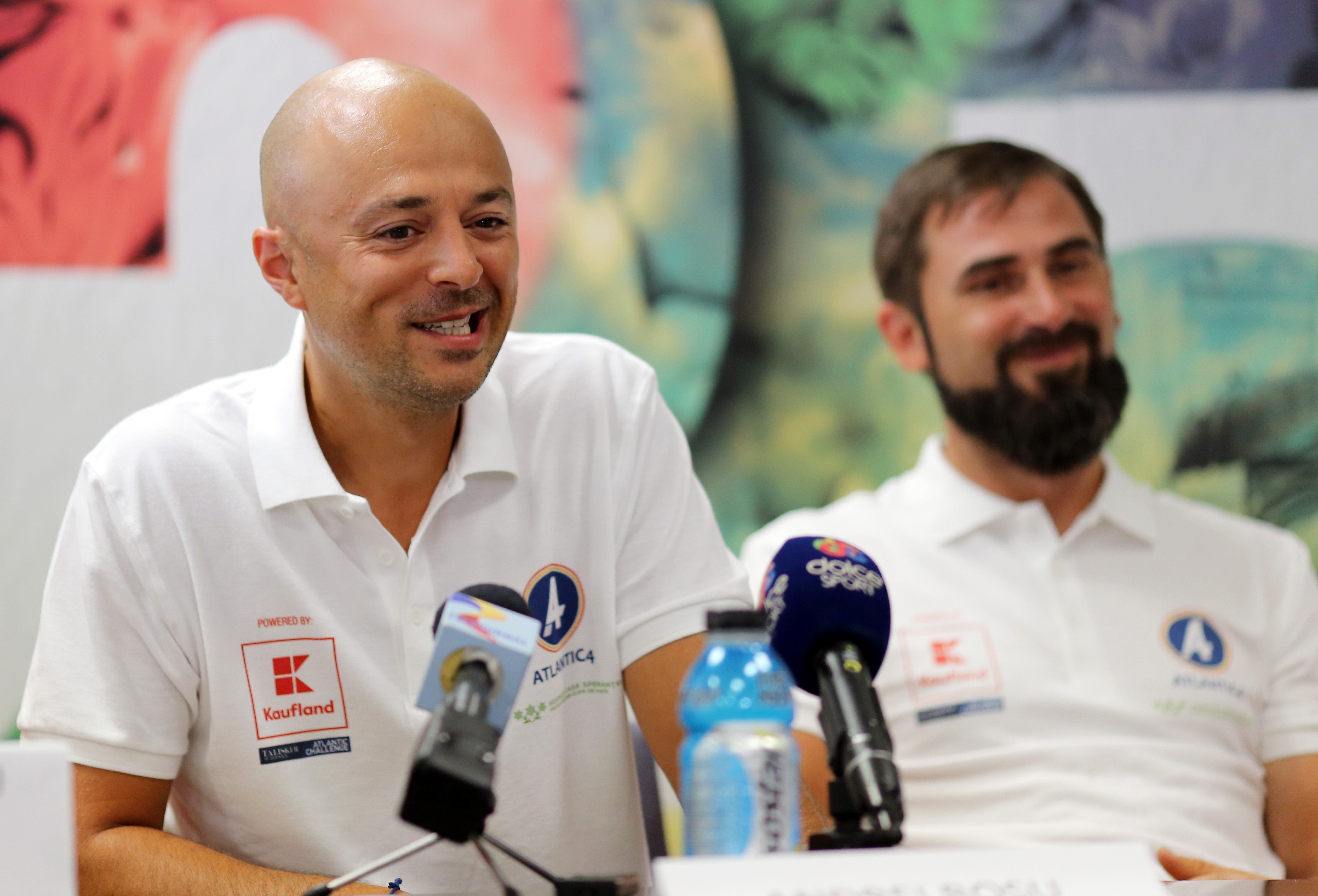 Românii care au stabilit recordul de traversare a Mării Negre țintesc acum traversarea Oceanului Atlantic cu o ambarcațiune cu vâsle. Eroii s-au întors acasă | FOTO