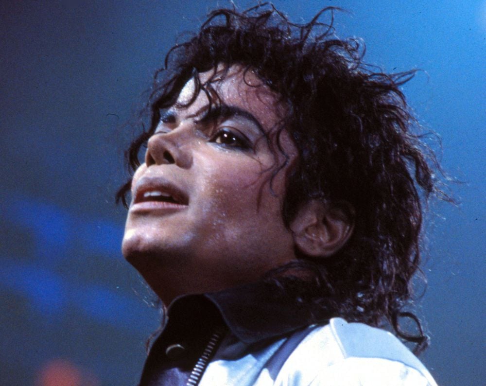 Câte operații estetice a avut, de fapt, Michael Jackson. Multiple cicatrici i-au fost descoperite la autopsie