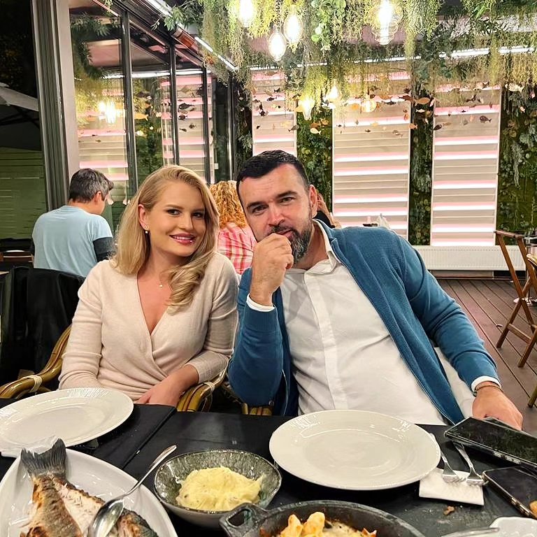 Cât costă un porc de 120 kg, pentru Crăciun, la ferma lui Vlad Miriță din Târgoviște. „Noi nu ne comparăm cu industria”