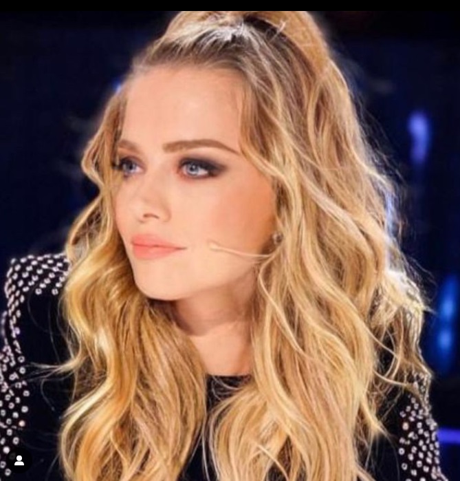 Alexandra Dinu, vacanță în Italia cu Bobby Păunescu. S-au distrat până noaptea târziu și nu s-au ferit să se afișeze împreună