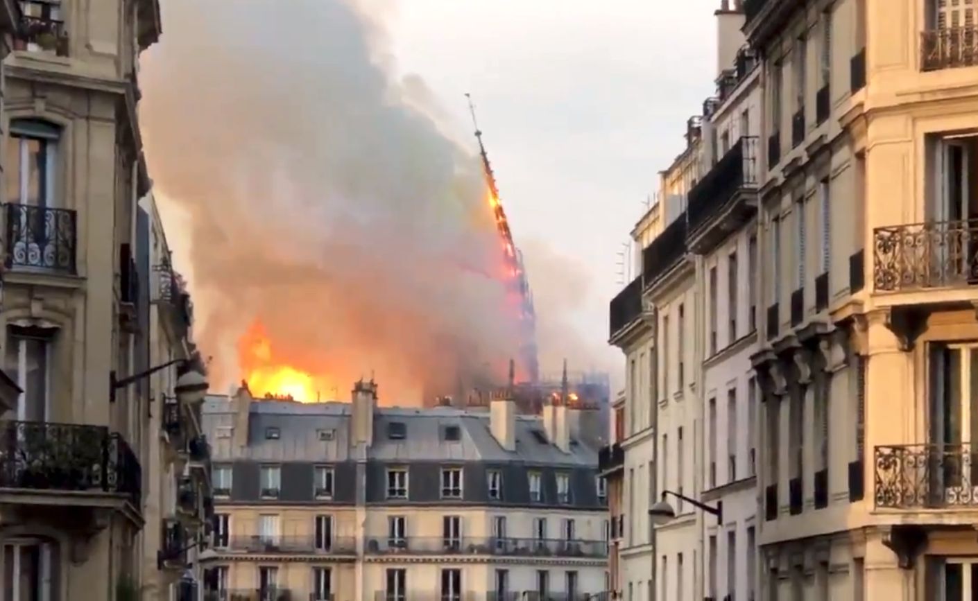 UPDATE | Incendiul de la Catedrala Notre-Dame din Paris a fost stins după 9 ore! Donald Tusk: „Europa va ajuta la reconstrucție”