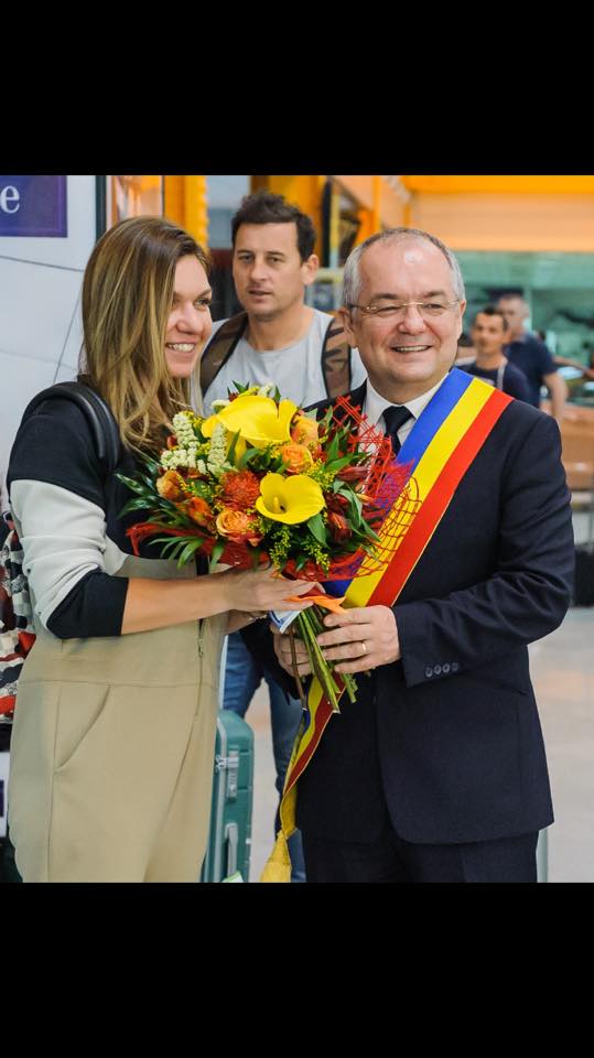 Atunci și Acum/ Emil Boc, premierul din perioada crizei economice, ales de patru ori primar al Clujului
