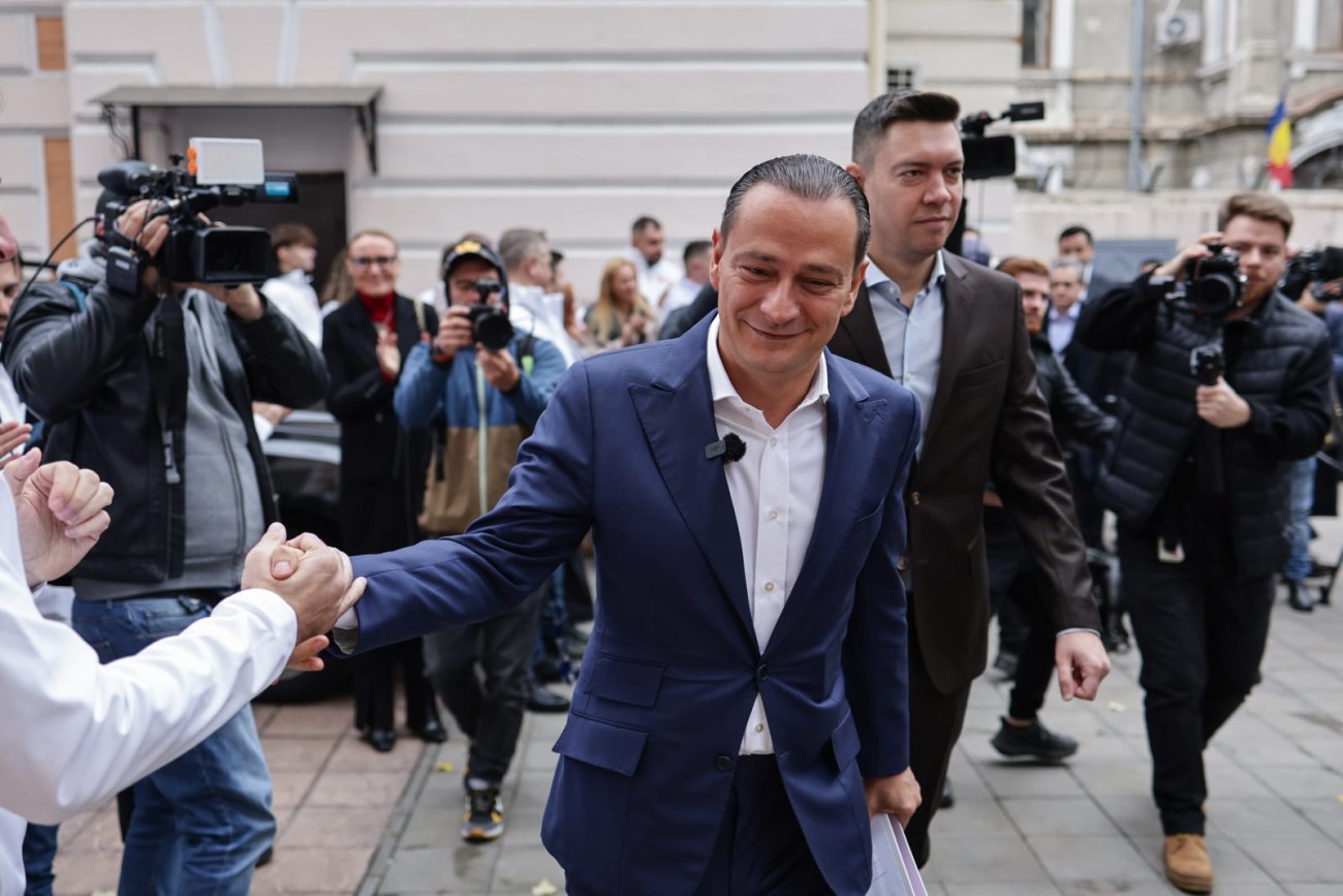 Daniel Băluţă şi-a depus candidatura la Primăria București fără Grindeanu. A venit cu Manda, Firea, Manole și Costoiu. De ce a lipsit șeful PSD