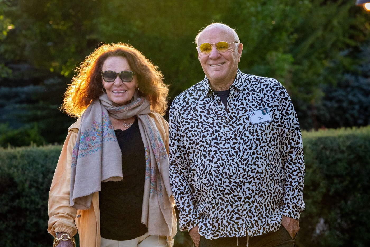 Miliardarul Barry Diller rupe tăcerea despre orientarea sa sexuală după 24 de mariaj cu Diane von Furstenberg: „Au existat mulți bărbați în viața mea”