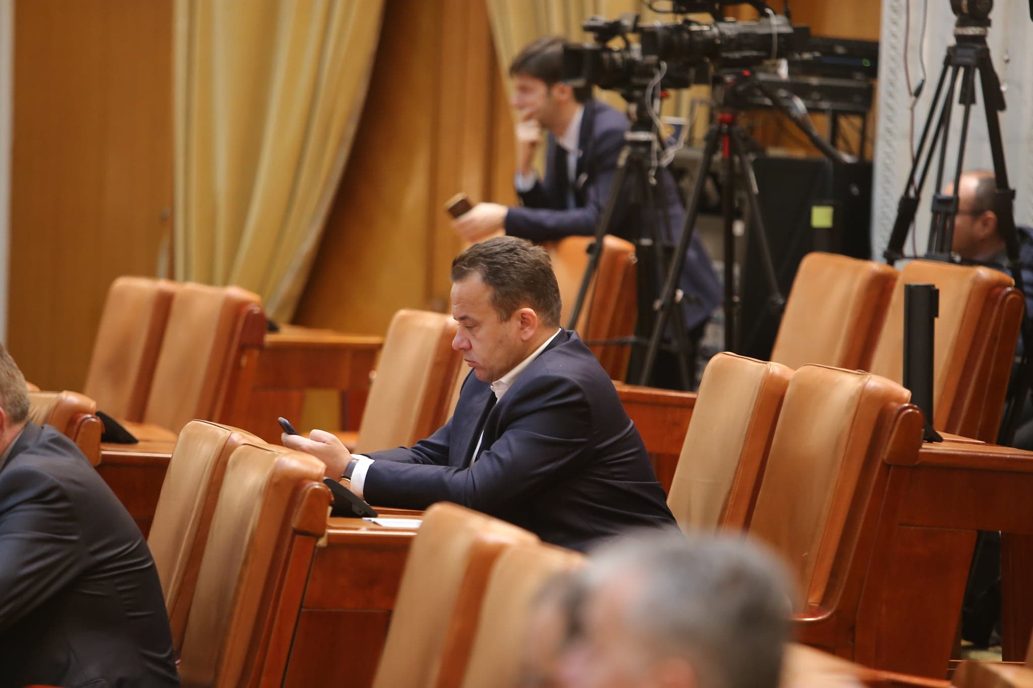 UPDATE. Bugetul de stat pe 2019 a fost votat de Parlament şi merge la preşedintele Klaus Iohannis, pentru promulgare | FOTO / VIDEO