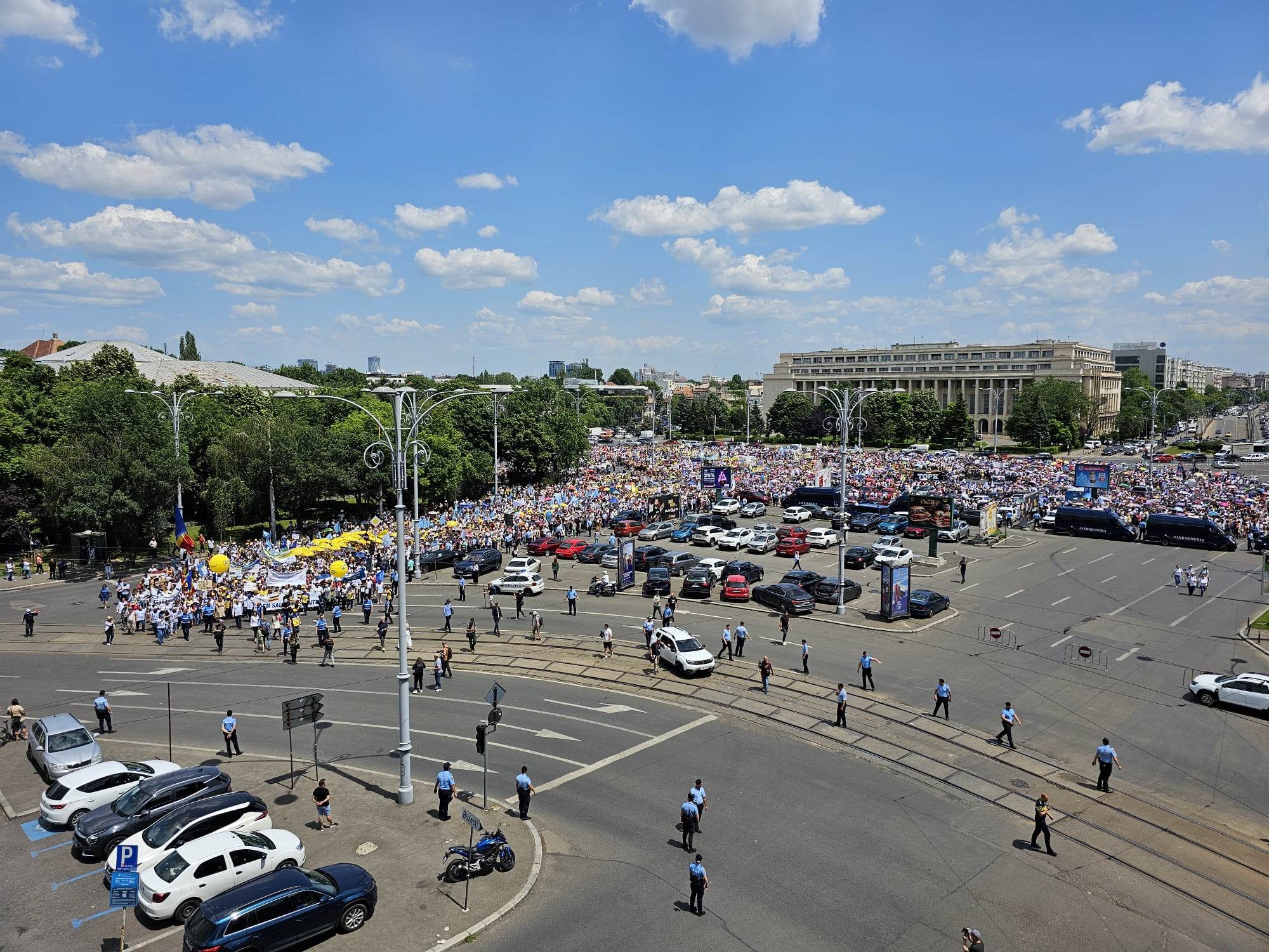 Al doilea protest major al cadrelor didactice. Ce le-a promis Iohannis sindicaliștilor, în a doua săptămână de grevă, în timp ce profesorii protestau la Palatul Cotroceni