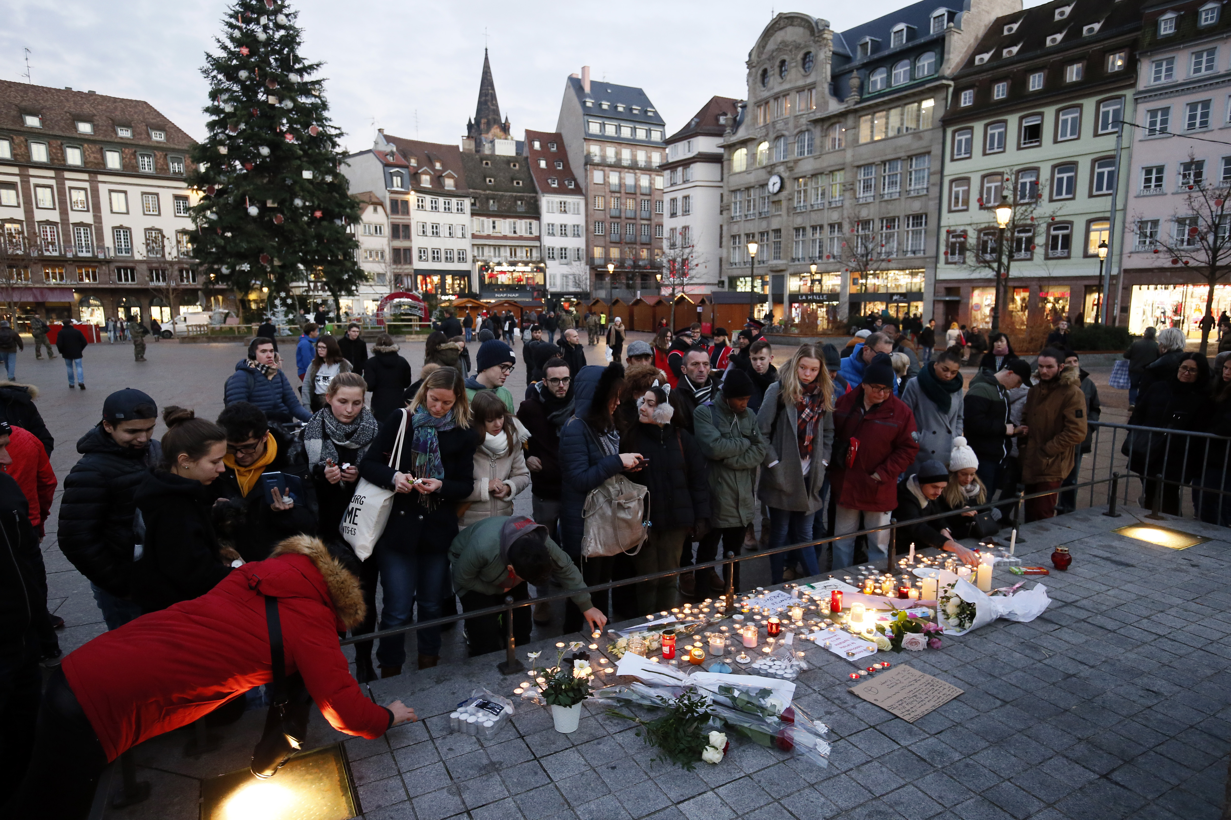 A crescut numărul morților, după atacul de la Strasbourg. Cinci răniți sunt în stare gravă