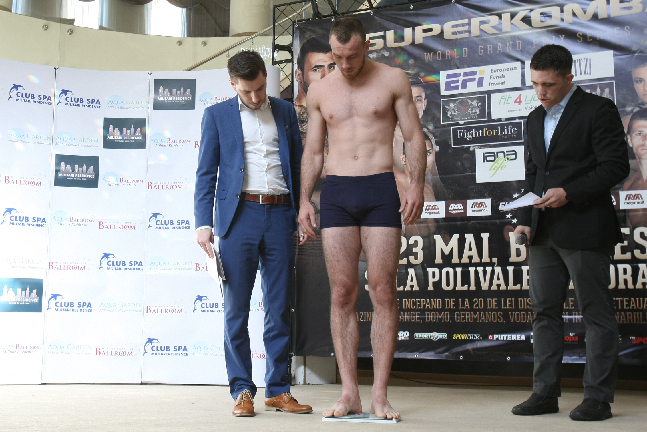 Luptătorii de la Superkombat București au trecut cu bine de proba cântarului oficial / GALERIE FOTO