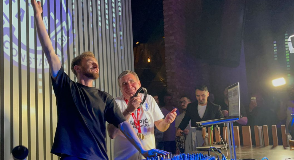 Hagi a fost DJ la petrecerea care a urmat după ce Farul a cucerit titlul în Liga 1