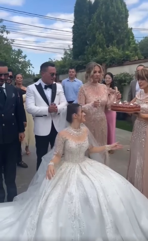 Imagini de la nunta fiicei lui Mugur Mihăescu. Ivona s-a căsătorit religios cu Vlad Gabura