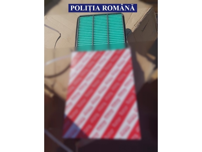 Produse contrafăcute, provenite din China, confiscate în Portul Constanţa Sud-Agigea