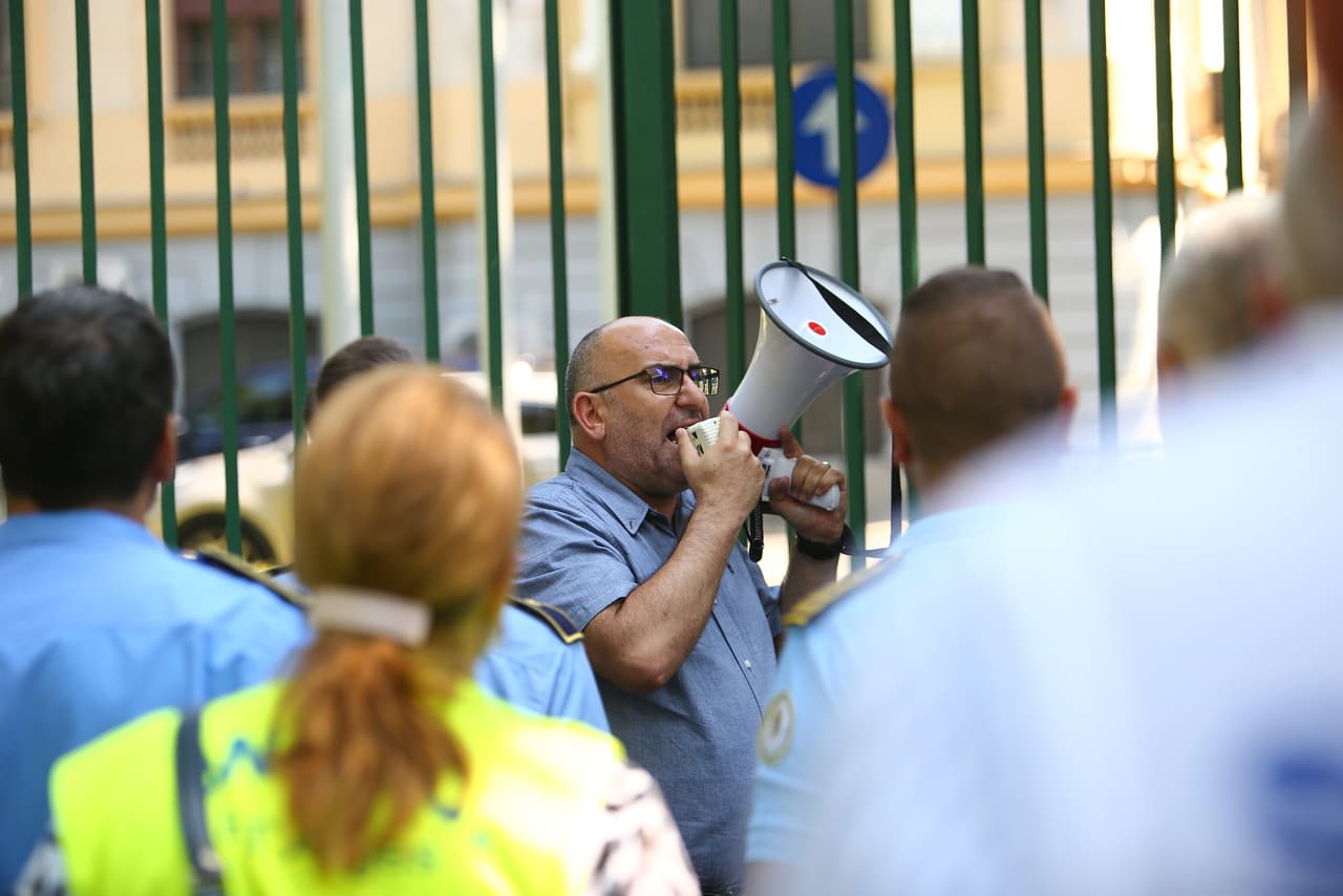 Sindicaliștii din Poliție și penitenciare, protest la Guvern și la sediile PSD și PNL. „Salariul este neatractiv, egal cu al unui muncitor necalificat”