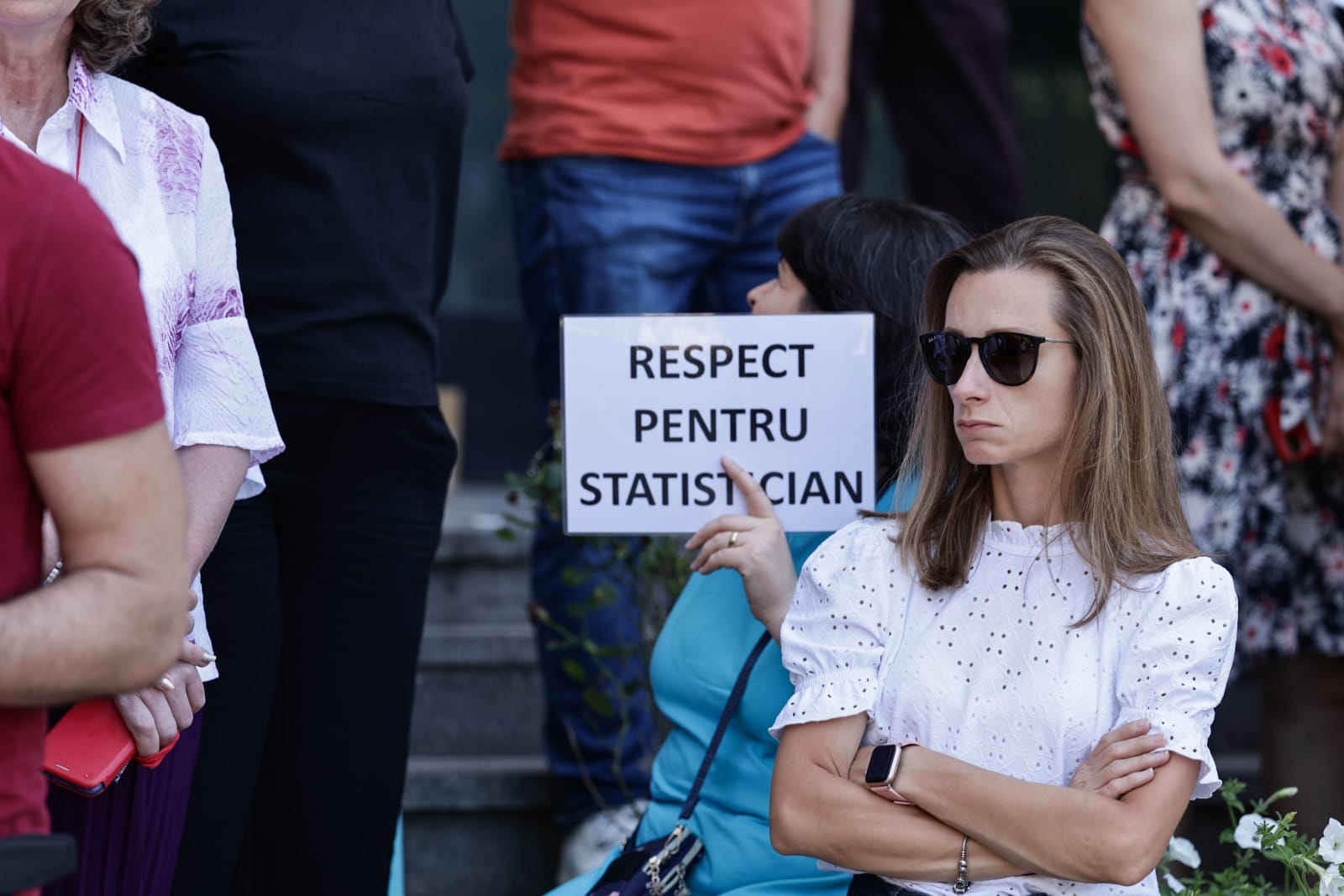 Lista salariilor „nesimțite” a fost afișată la geam de bugetarii nemulțumiți de reducerea sporurilor