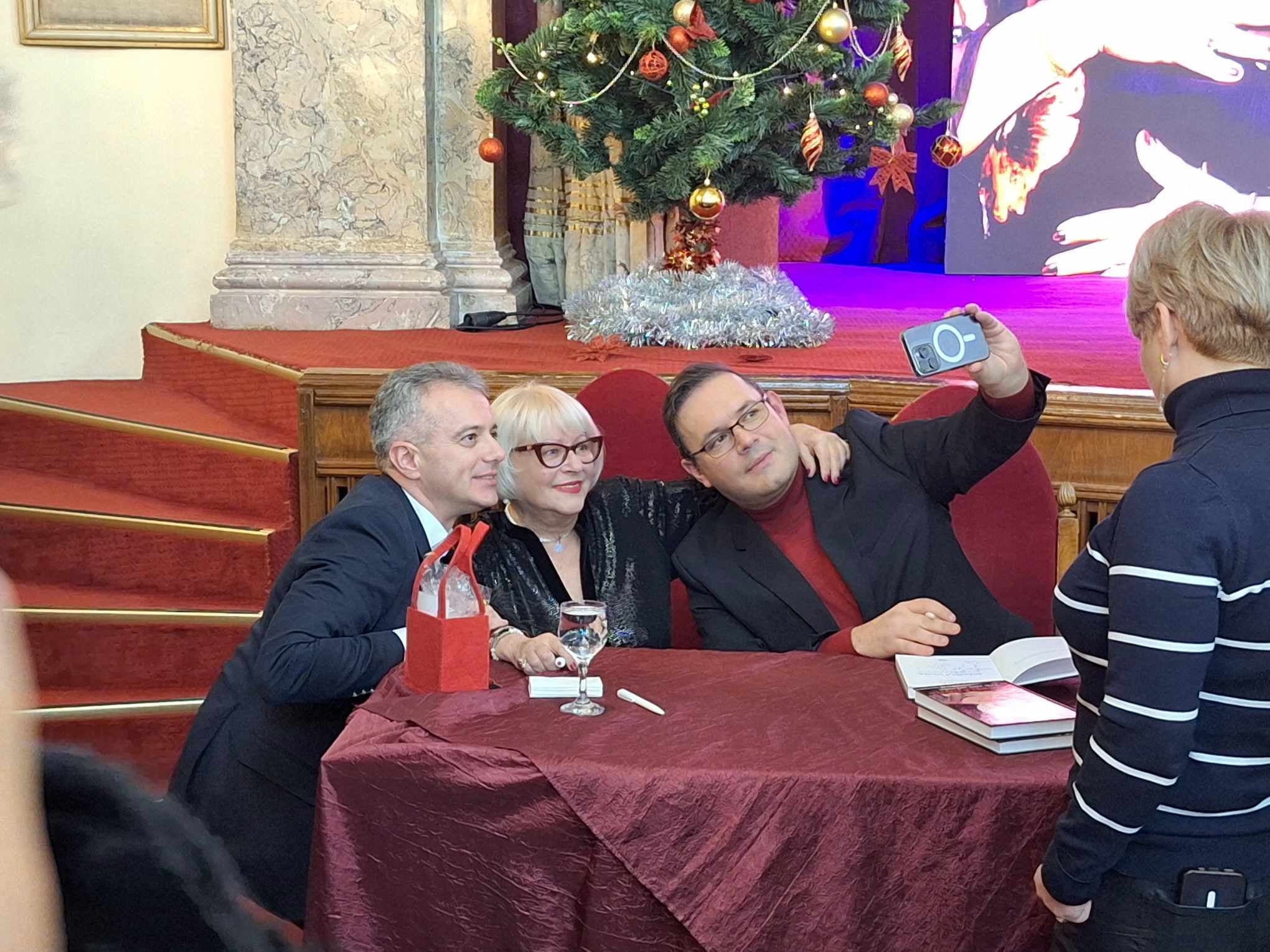 Răspunsul oferit de Raoul când a fost întrebat dacă este iubitul Mirabelei Dauer: „Face parte din școala vieții”