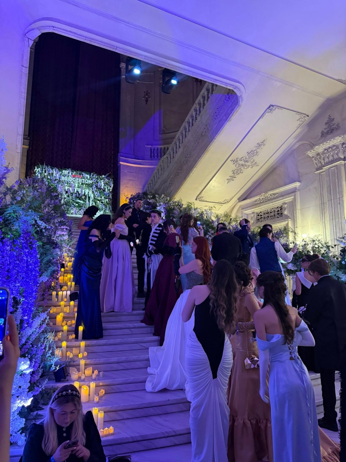 Imagini cu vedetele la Balul Mascat Bridgerton. Adelina Pestrițu și Nicole Cherry au atras atenția cu ținutele spectaculoase