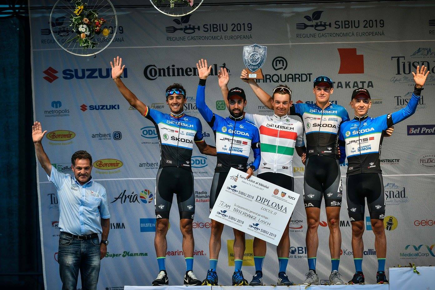 Columbianul Egan Bernal Gomez a câștigat Turul Sibiului. Eduard Grosu, învingător în ultima etapă. Accident cu un antemergător