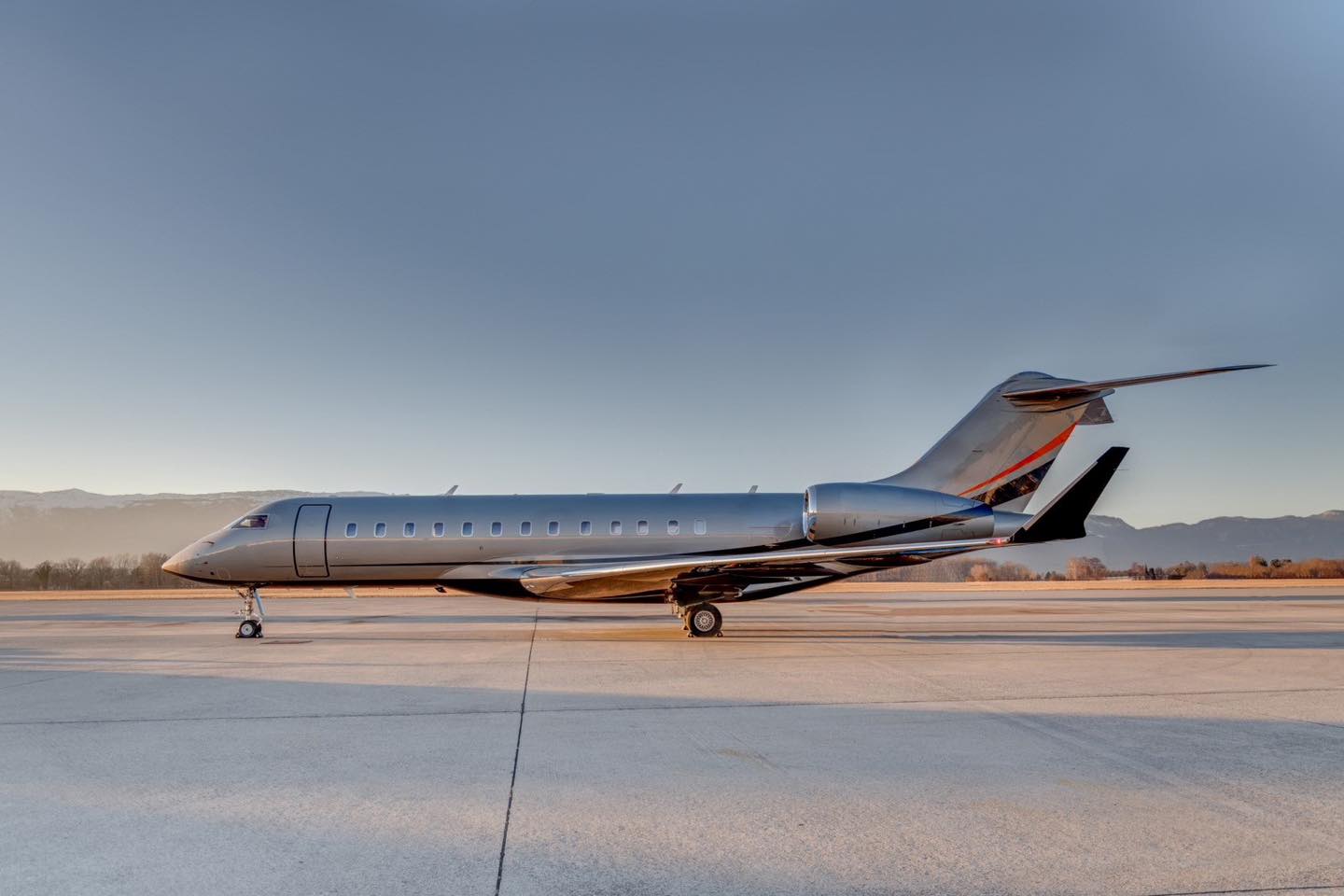 Klaus Iohannis a plecat la Adunarea Generală a ONU din SUA cu un avion privat. Ce dotări are aeronava închiriată - FOTO