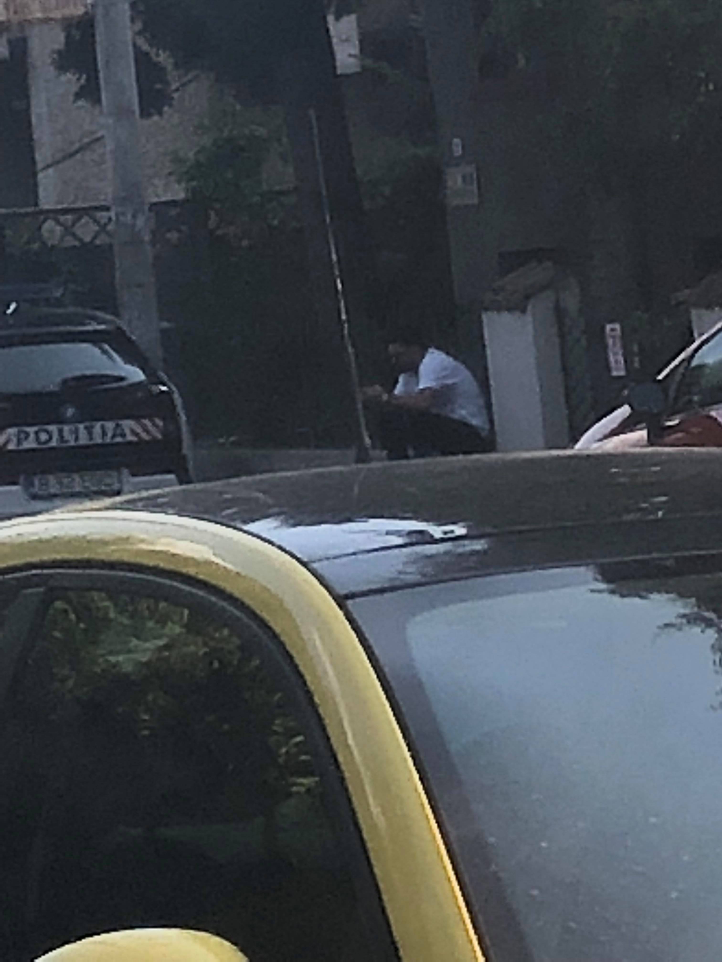 FOTO EXCLUSIV | Ionuț Cristache, de la TVR, urmărit de poliție. N-ar fi vrut să oprească la semnalul agenților