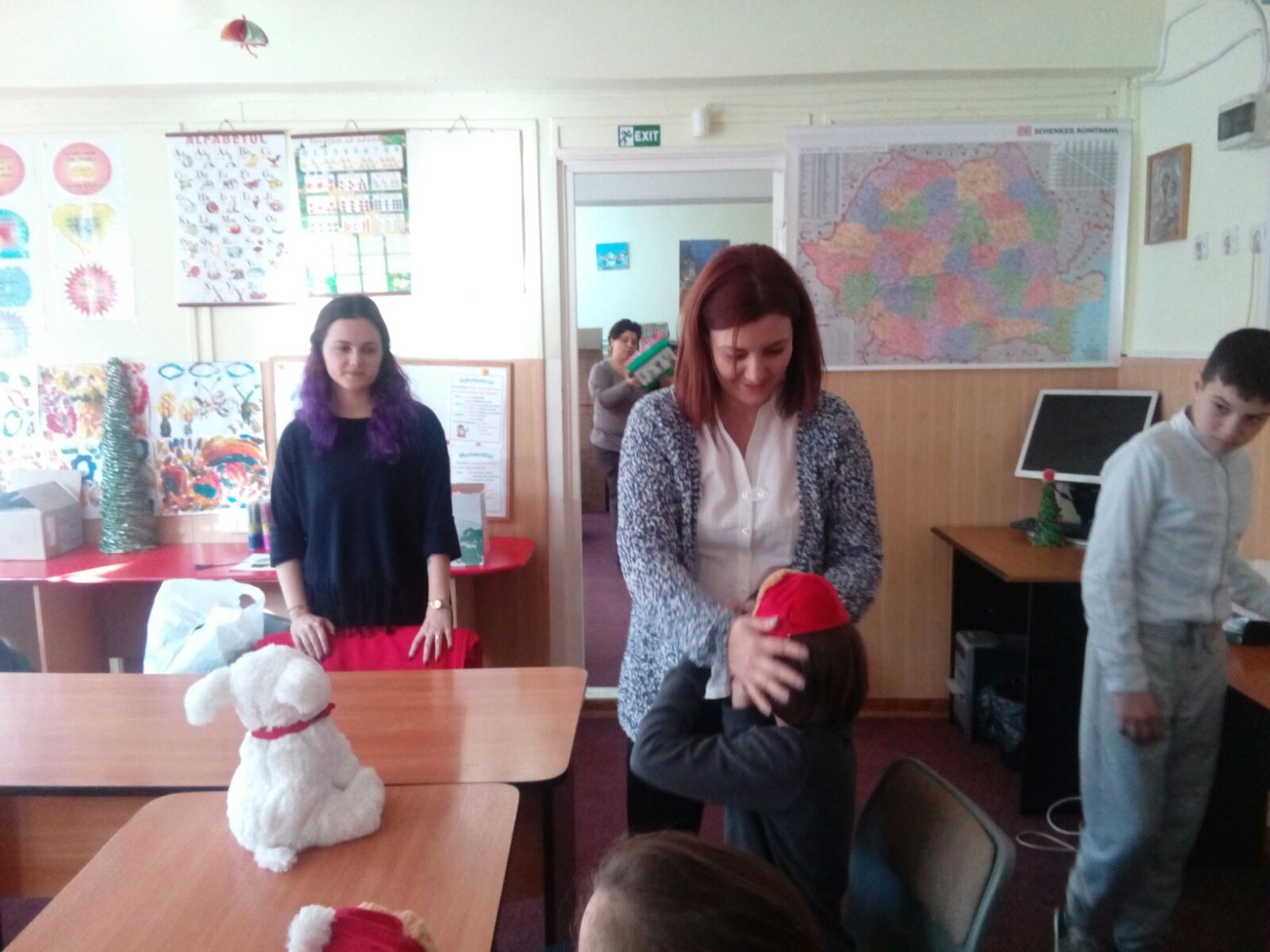REPORTAJ/Au parte doar uneori de o masă caldă pe zi și îl așteaptă cu înfrigurare pe Moș Crăciun| FOTO