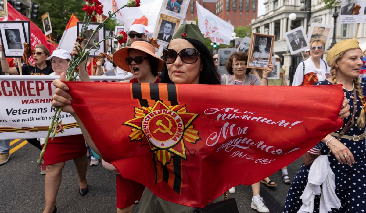 Marș pro-rus „Regimentul Nemuritor” organizat la Washington pentru prima dată după 6 ani. Proteste ucrainene
