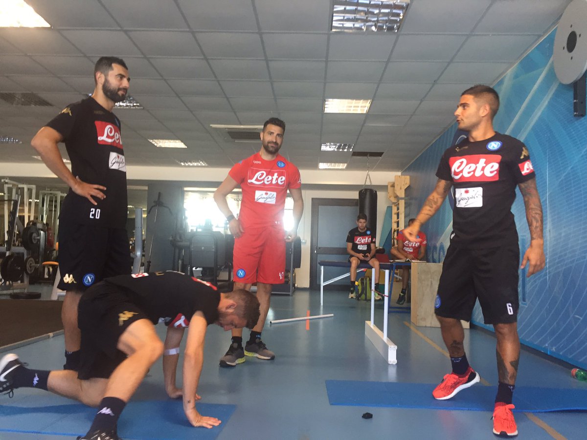 Telenovela Chiricheș s-a încheiat. Fundașul român a început pregătirile cu Napoli / GALERIE FOTO