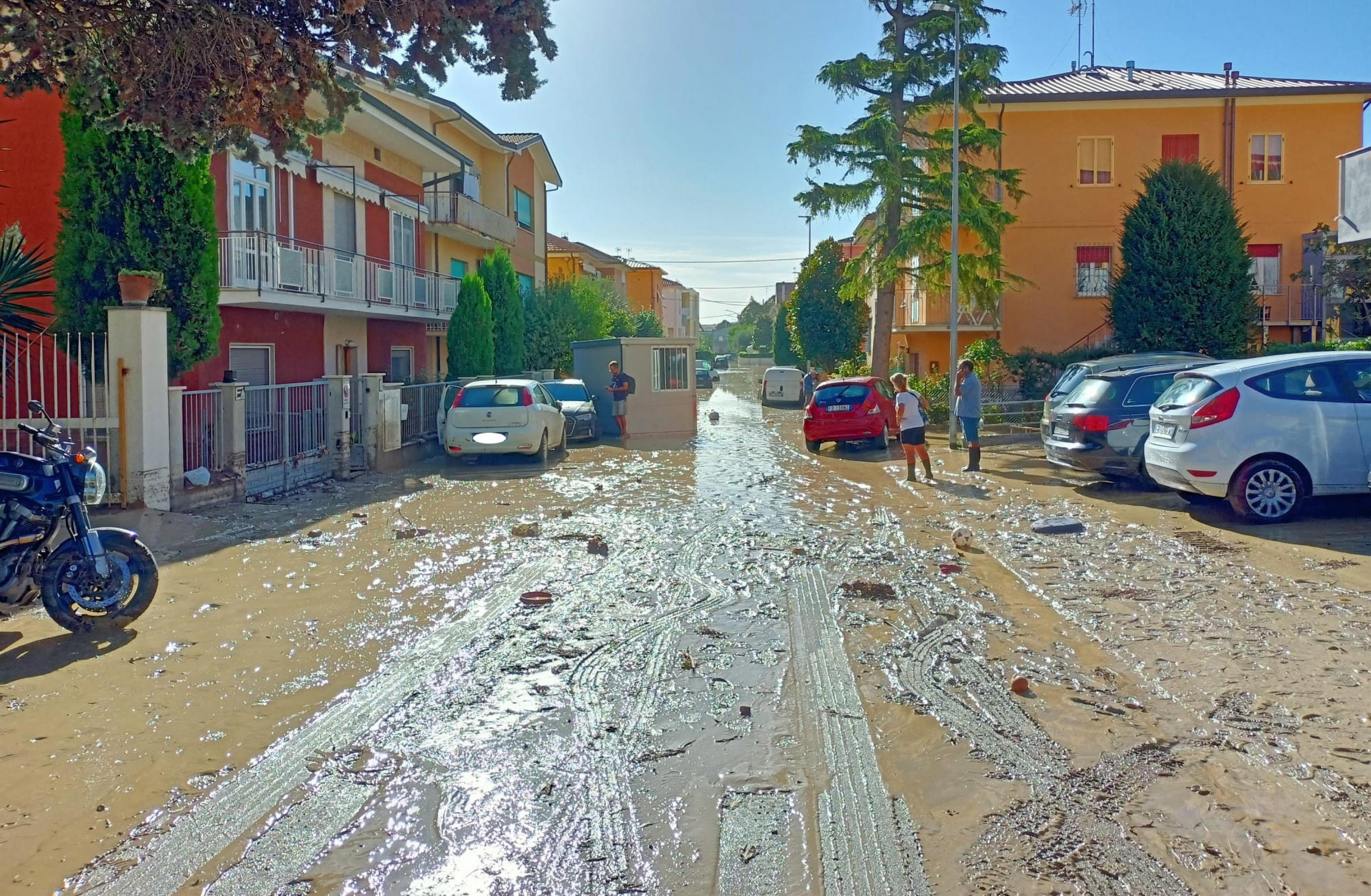 „A fost un tsunami”. Centrul Italiei, măturat de inundații. Nouă morți și patru dispăruți, dintre care doi copii