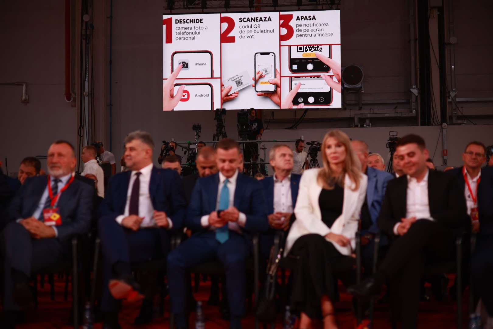 VIDEO Congresul PSD: noua conducere, votată cu majoritate covârșitoare. Ciolacu, către Tudose și Grindeanu: „Trimiteţi-mă la Cotroceni, fiindcă altfel va fi greu să scăpaţi de mine!”