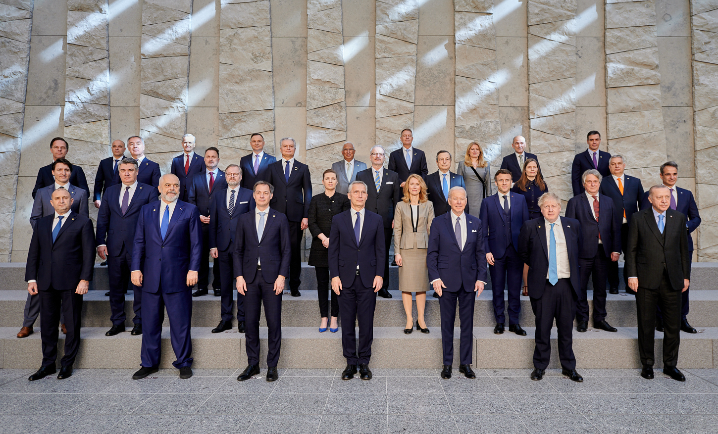 Summitul NATO, încheiat cu îngrijorări față de retorica Moscovei vizavi de folosirea armelor chimice